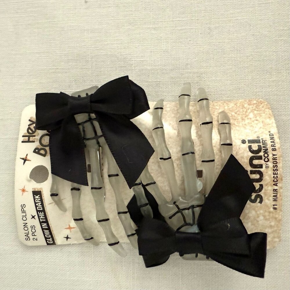 Scunci Glow In The Dark Skeleton Hand Hair Clips Black Bows Halloween Goth New - Picture 9 of 12
